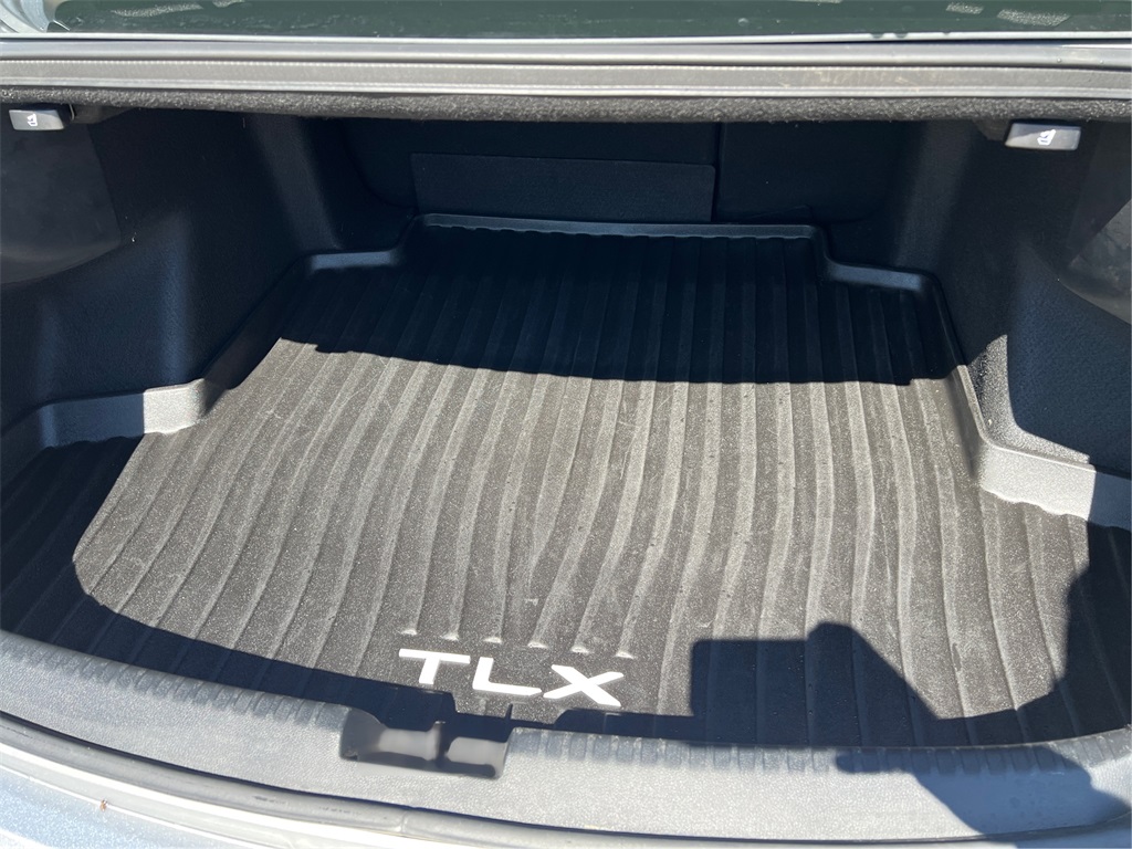 Vehicle image 21 of 30