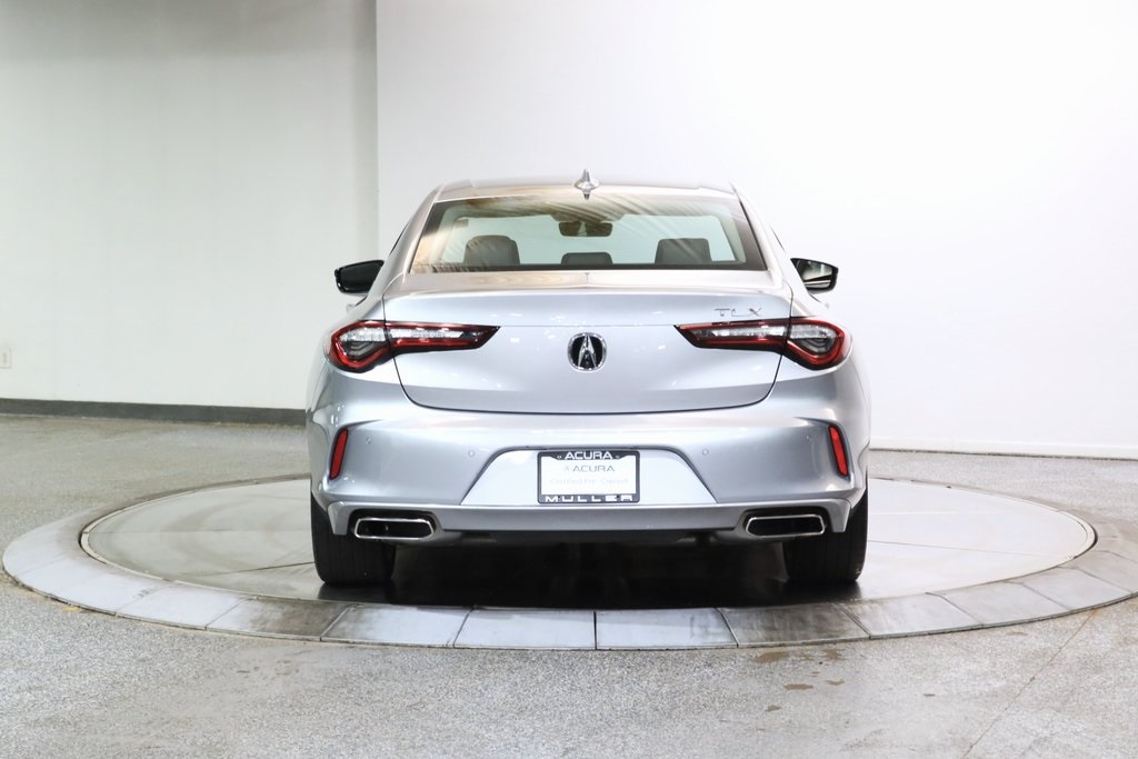 Vehicle image 5 of 28