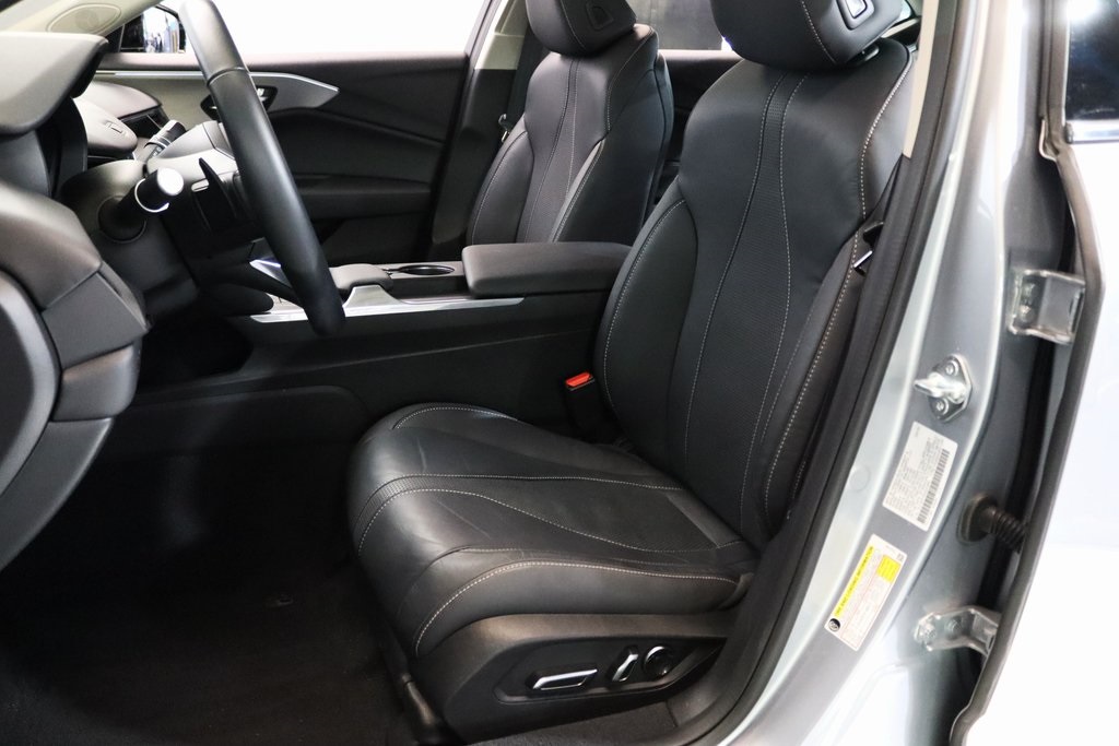 Vehicle image 7 of 28