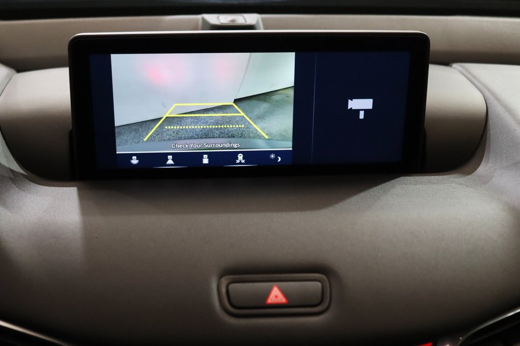 Vehicle image 20 of 28
