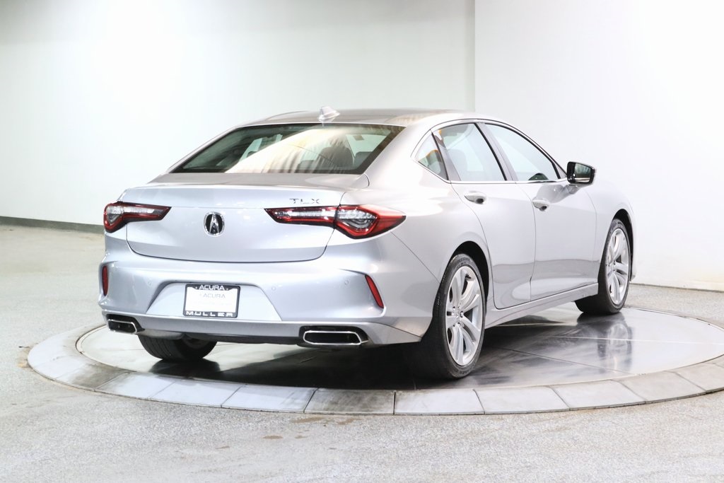 Vehicle image 4 of 28