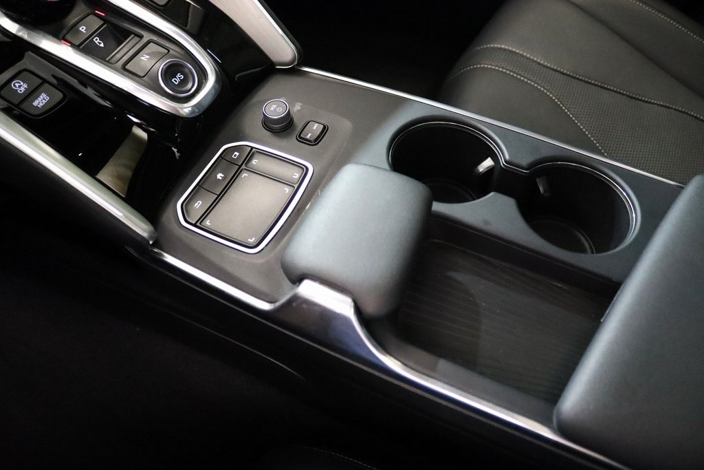 Vehicle image 23 of 28