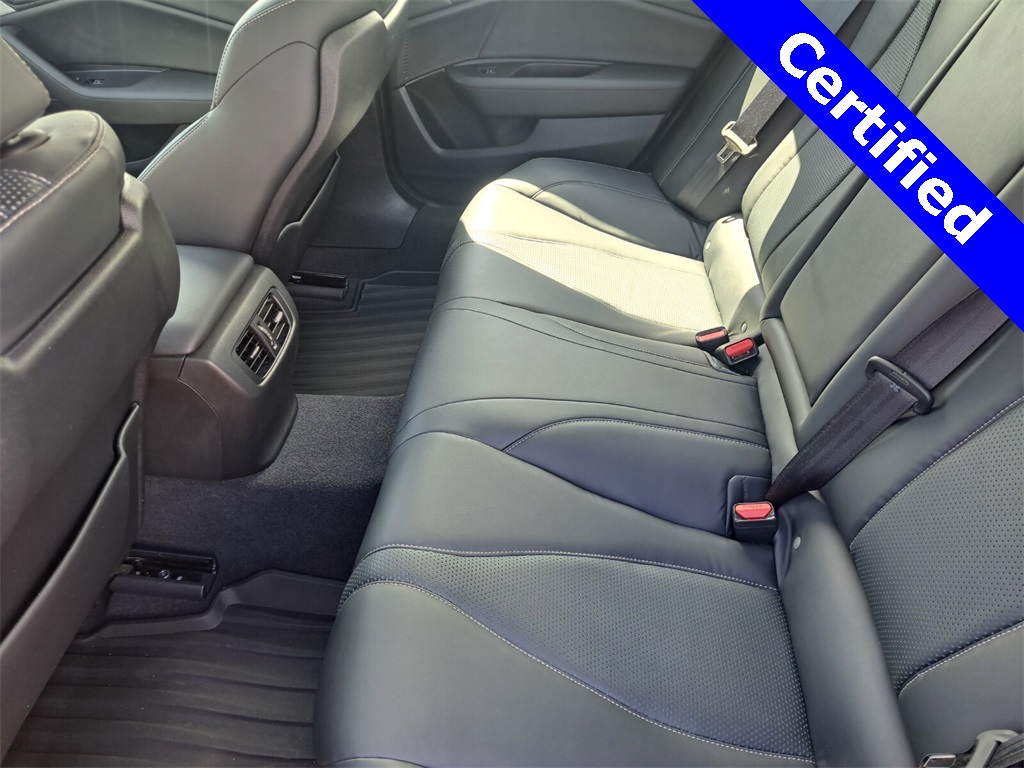 Vehicle image 15 of 28