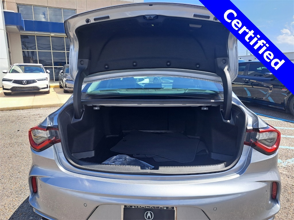 Vehicle image 12 of 28