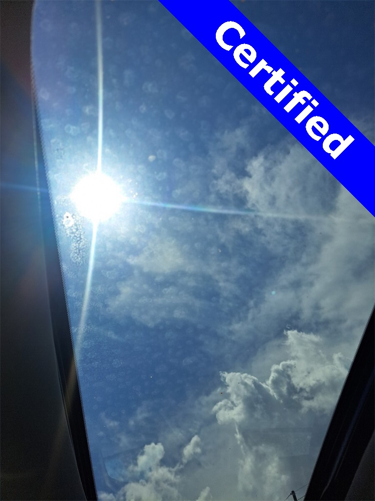 Vehicle image 18 of 28
