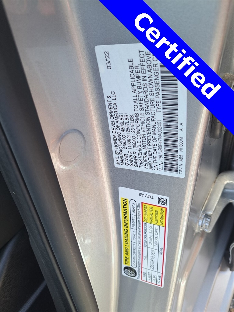 Vehicle image 24 of 28