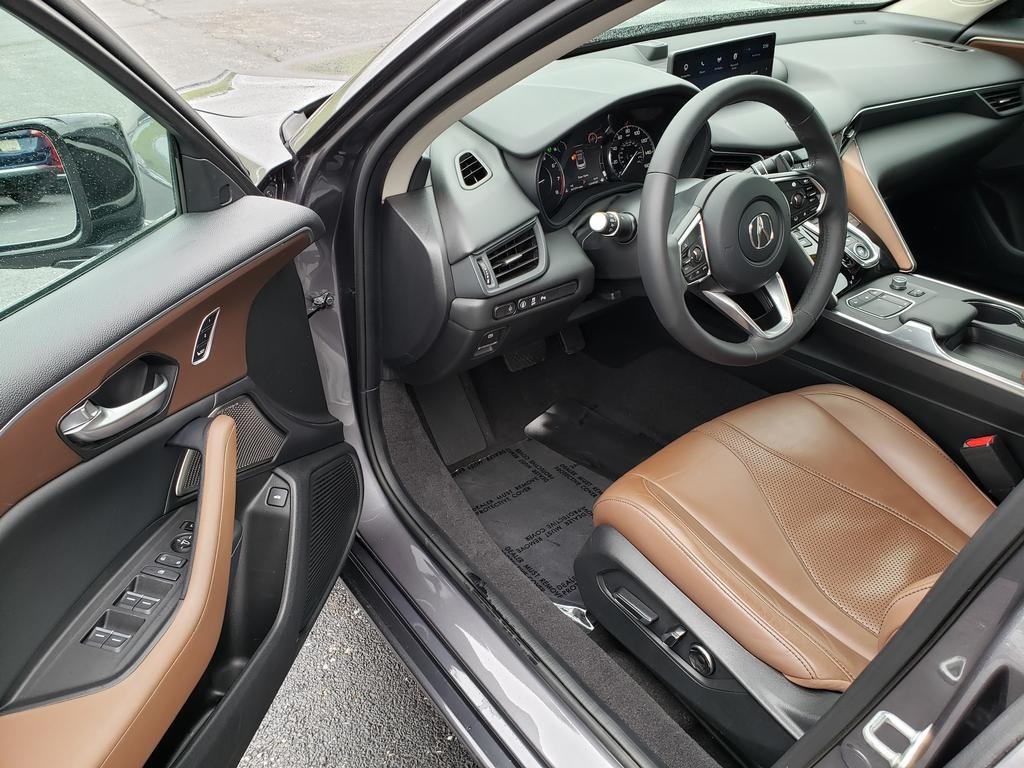 Vehicle image 9 of 27