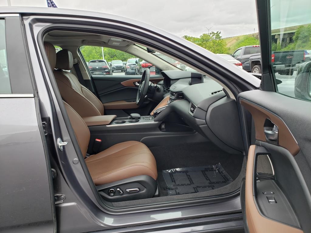 Vehicle image 17 of 27