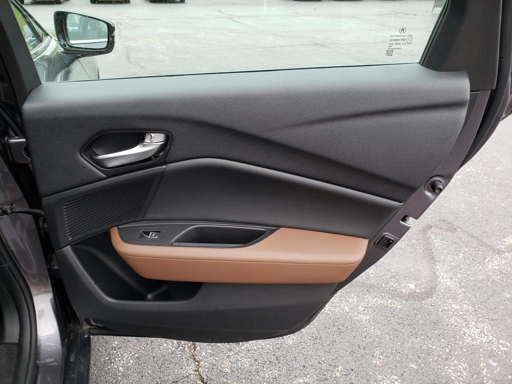 Vehicle image 16 of 27