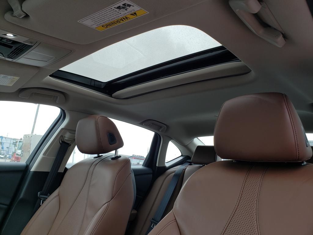Vehicle image 24 of 27