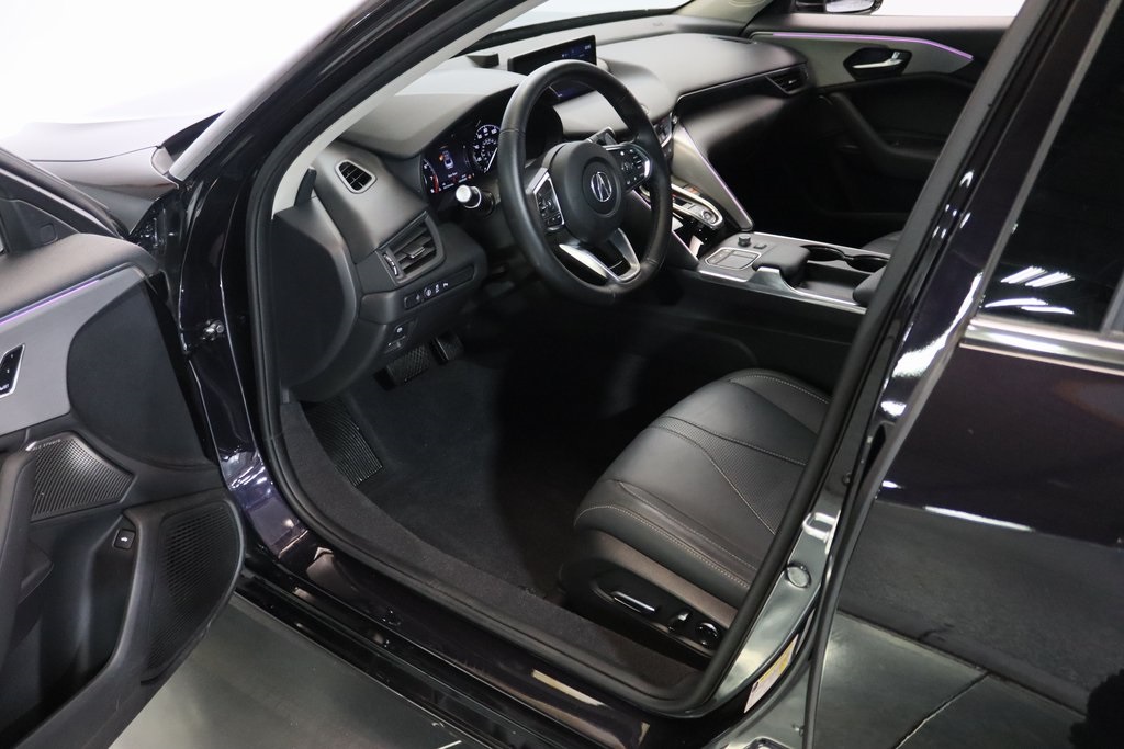 Vehicle image 15 of 28
