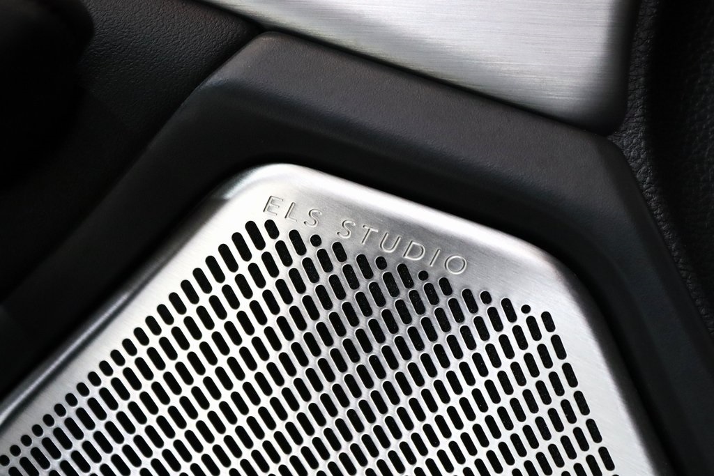Vehicle image 12 of 28