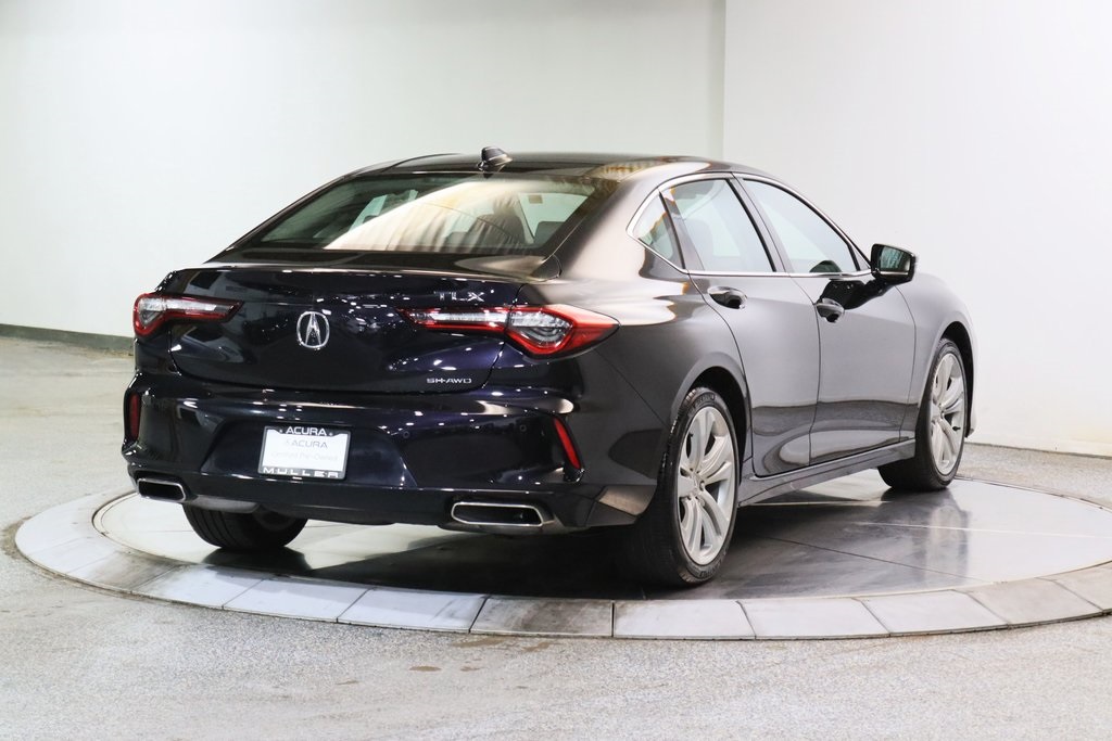 Vehicle image 4 of 28