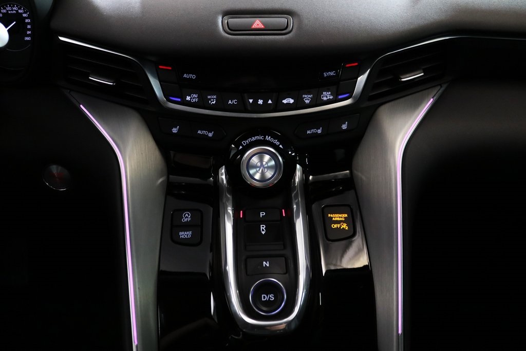 Vehicle image 22 of 28
