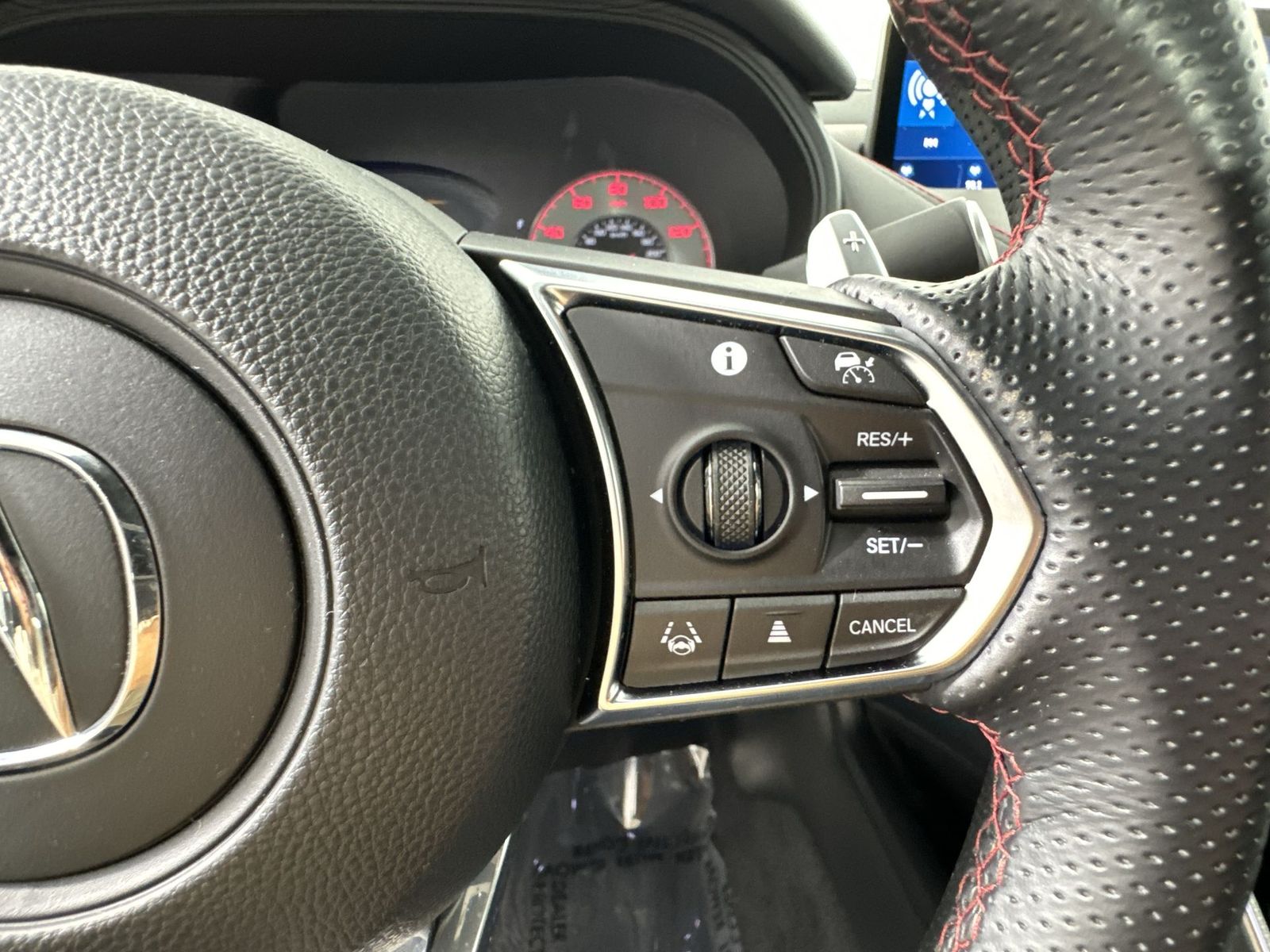 Vehicle image 32 of 35