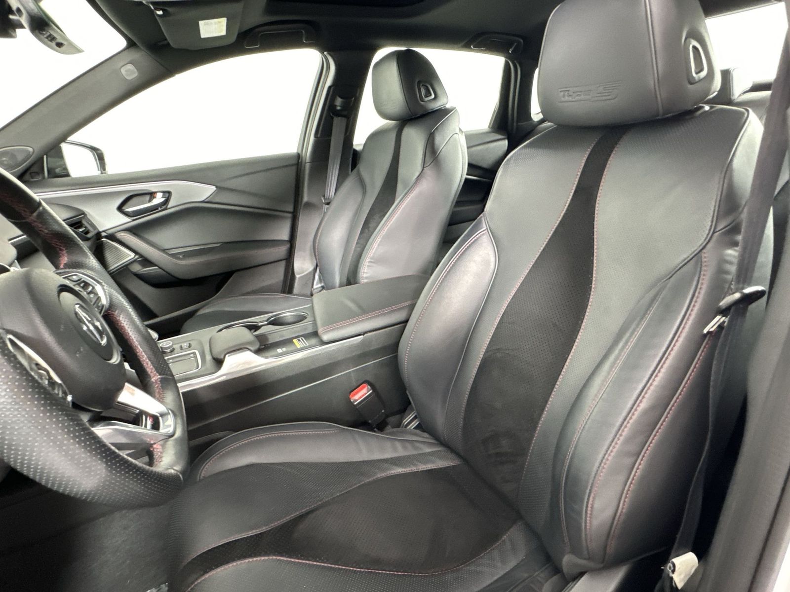 Vehicle image 14 of 35