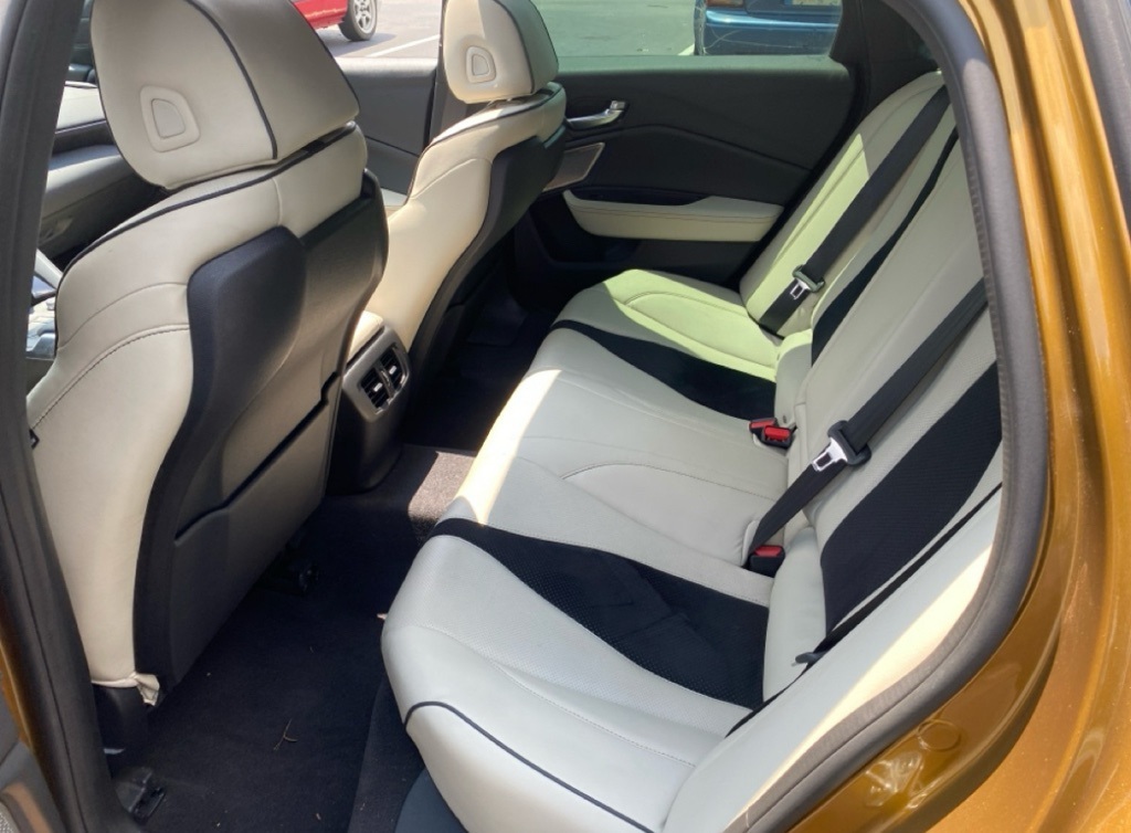 Vehicle image 9 of 13
