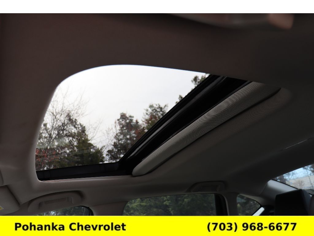 Vehicle image 22 of 40