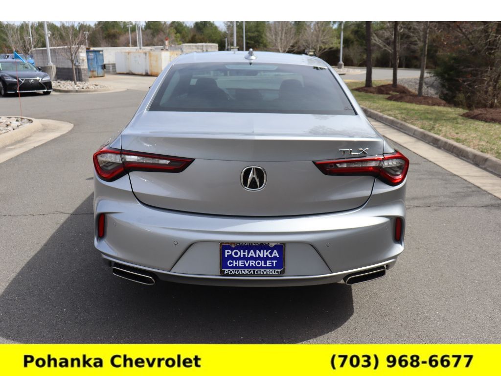 Vehicle image 4 of 40