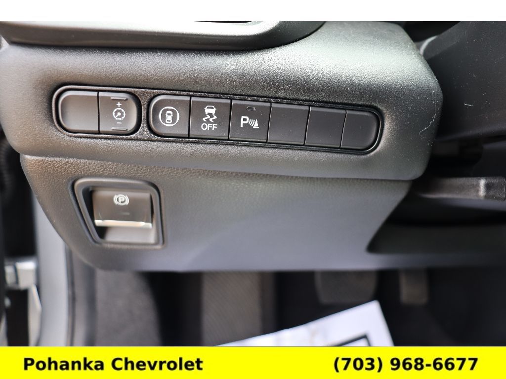 Vehicle image 23 of 40