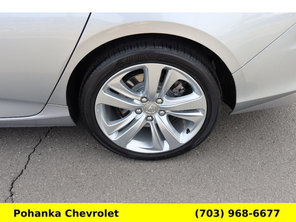 Vehicle image 34 of 40