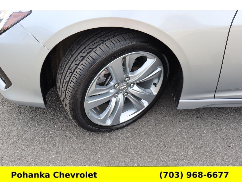 Vehicle image 33 of 40