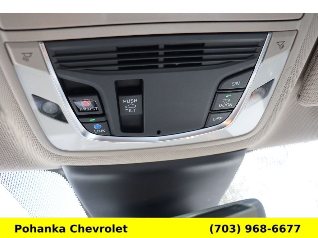 Vehicle image 20 of 40