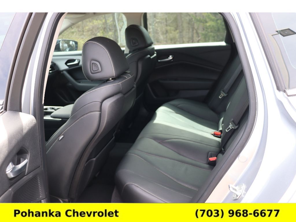 Vehicle image 32 of 40