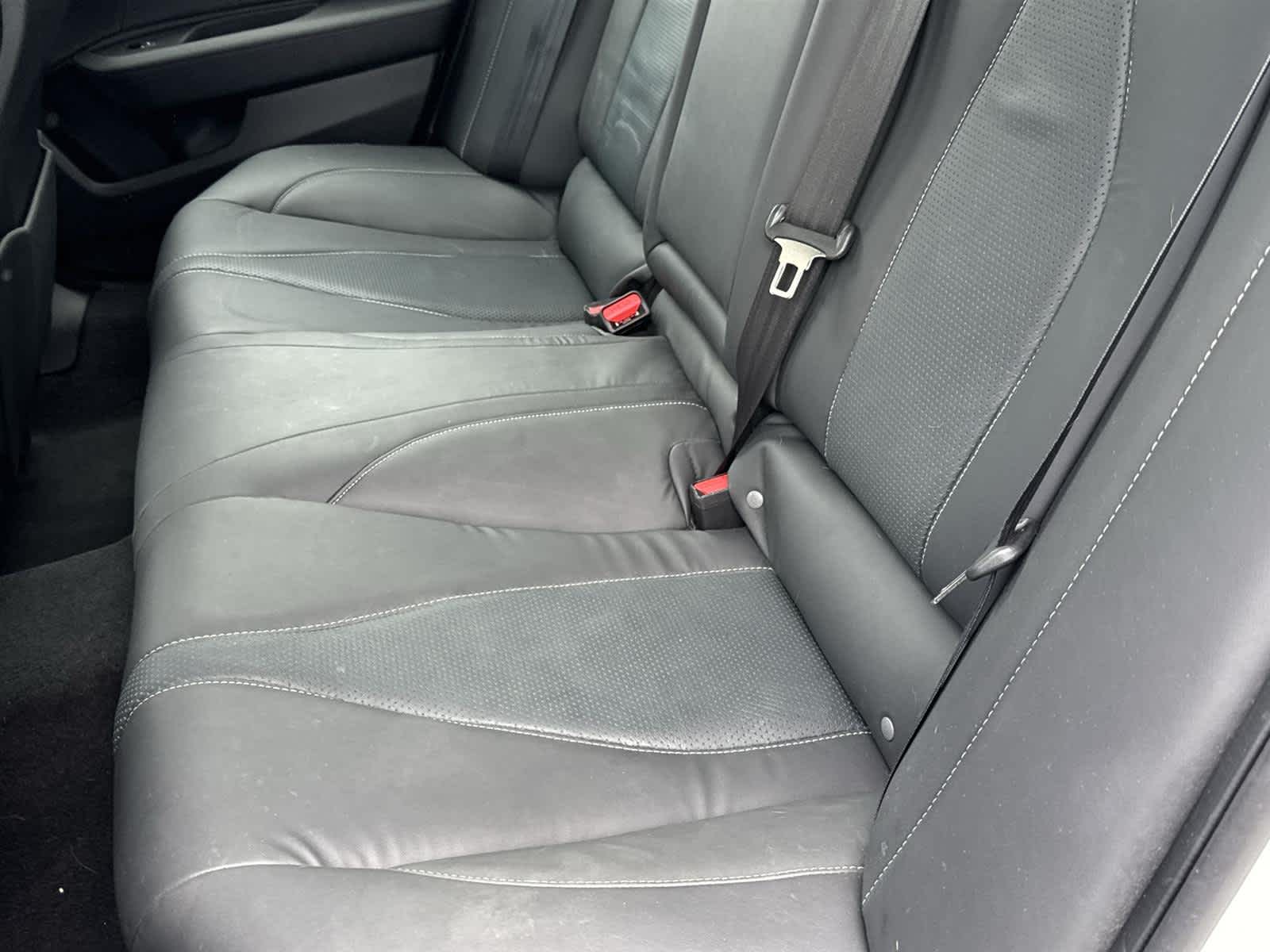 Vehicle image 15 of 32