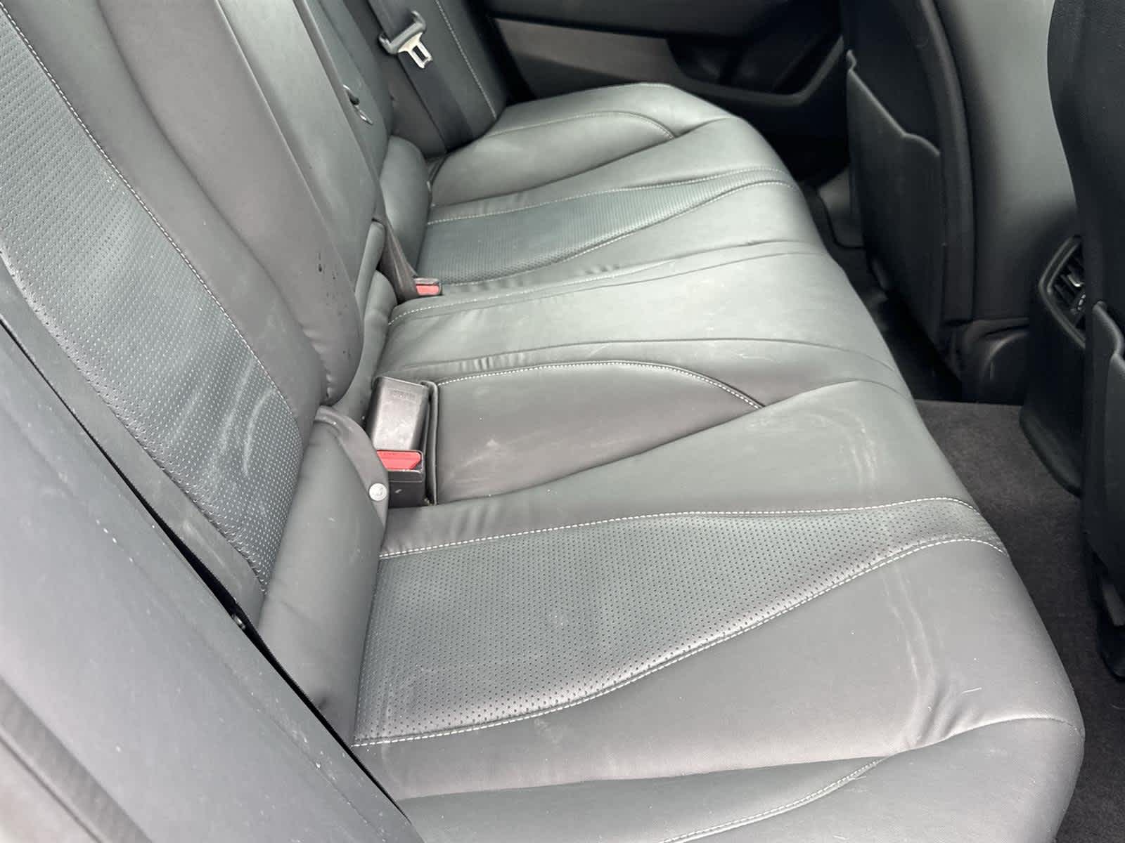 Vehicle image 16 of 32