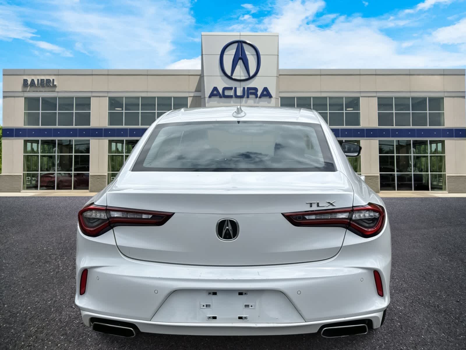 Vehicle image 7 of 32