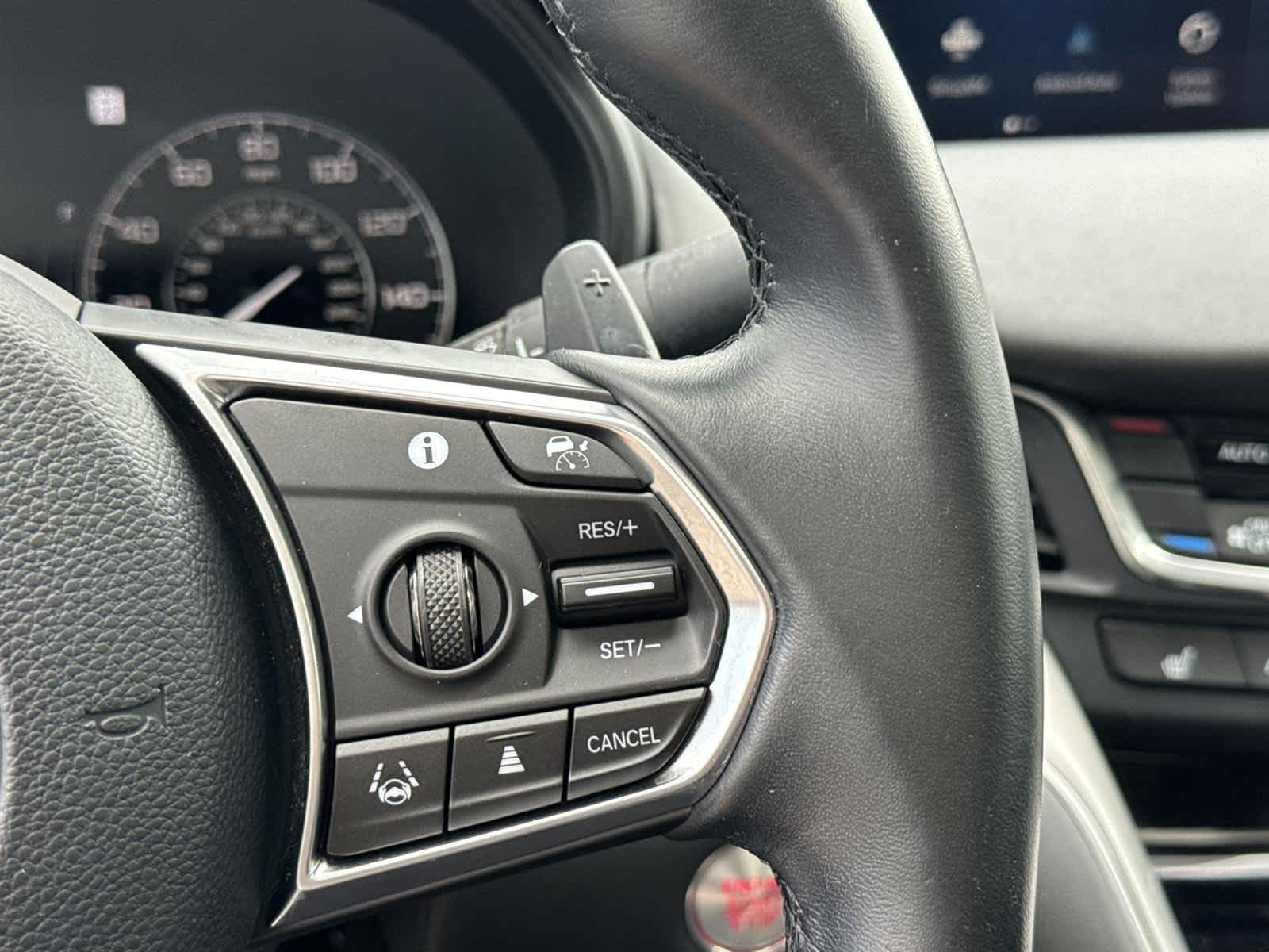 Vehicle image 21 of 32