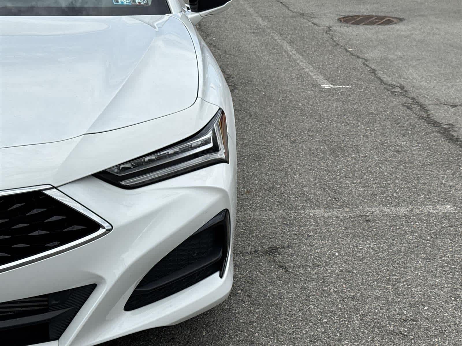 Vehicle image 9 of 32