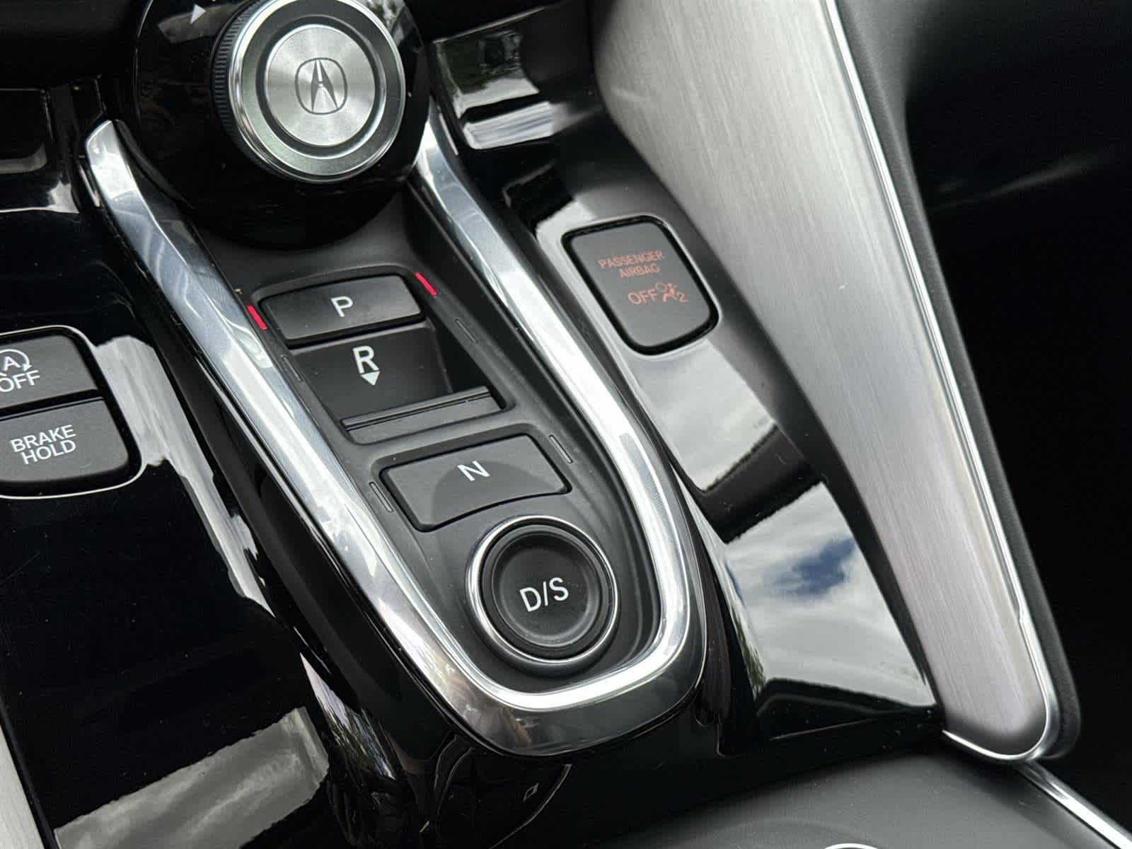 Vehicle image 29 of 32