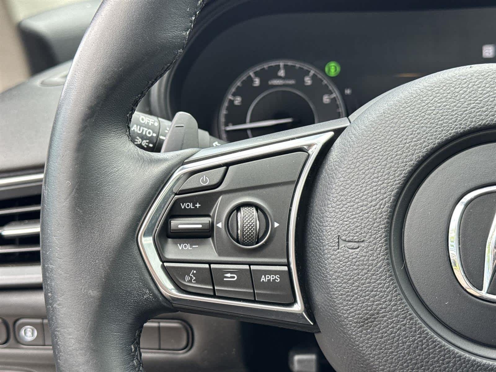 Vehicle image 20 of 32