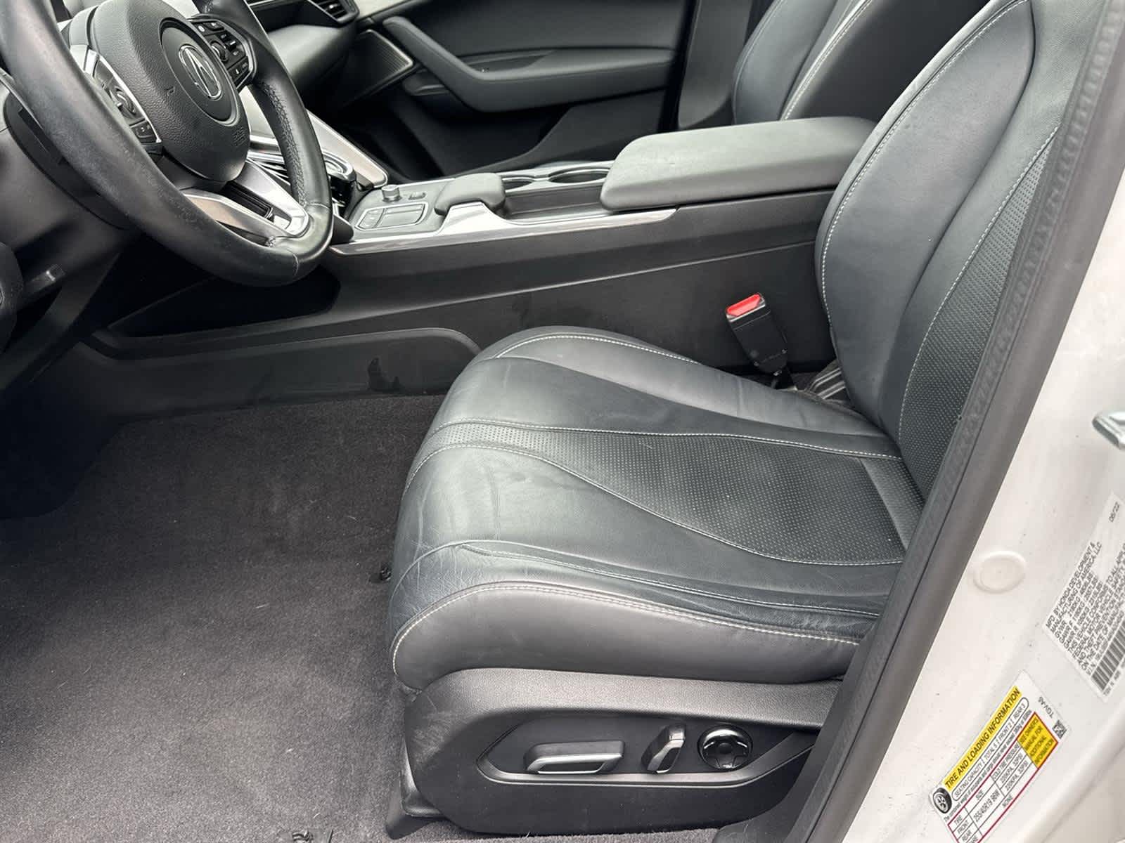 Vehicle image 12 of 32
