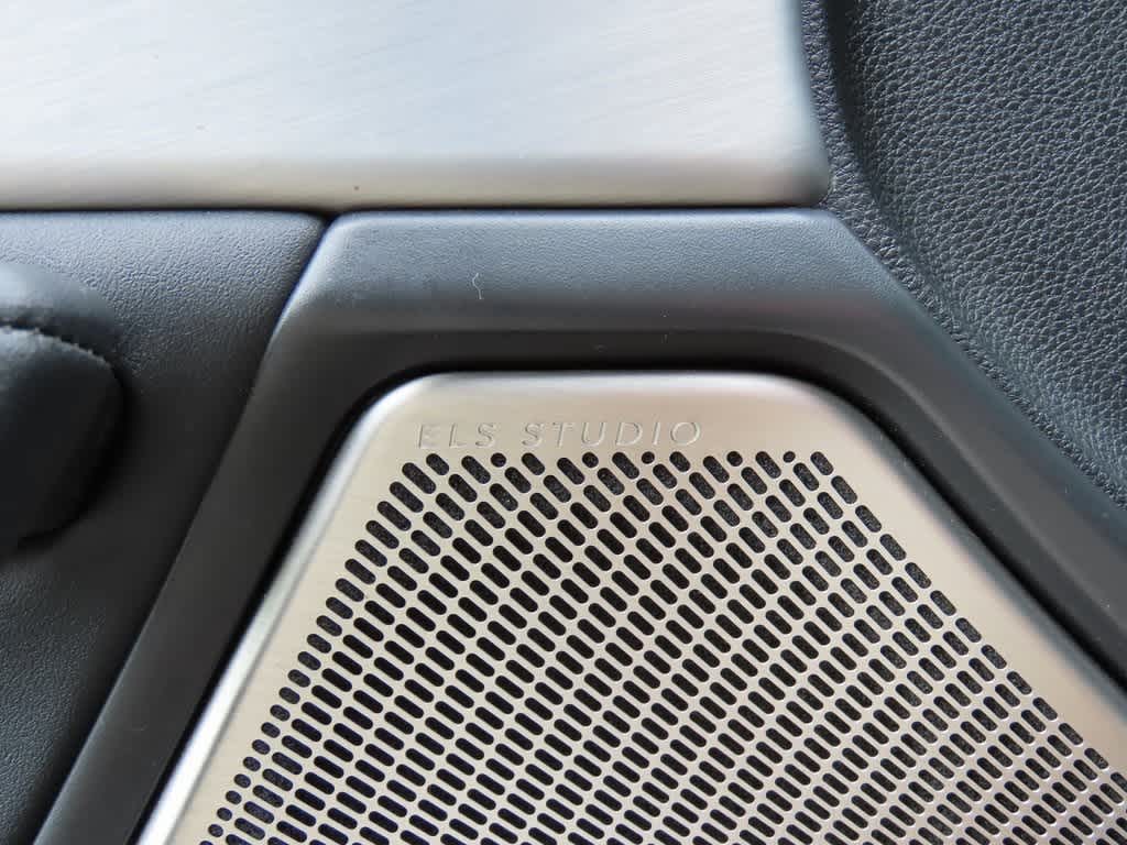 Vehicle image 14 of 27