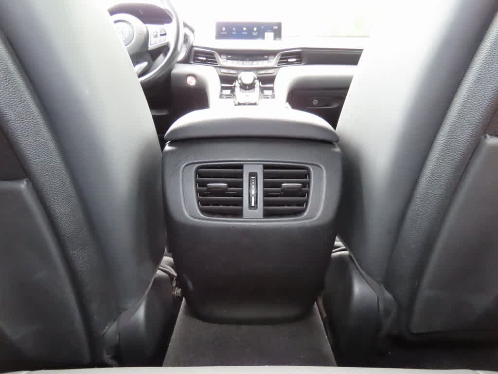 Vehicle image 22 of 27