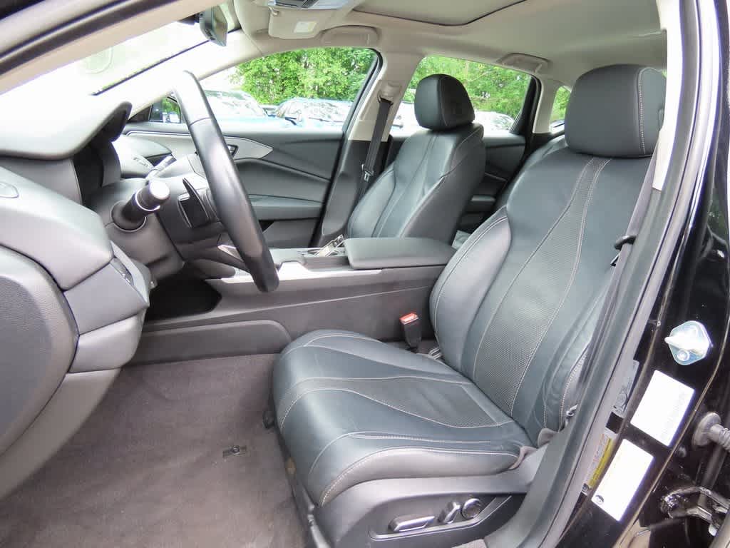 Vehicle image 10 of 27