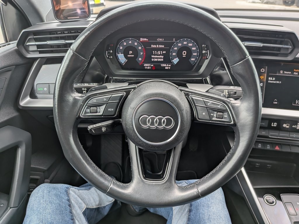 Vehicle image 27 of 29