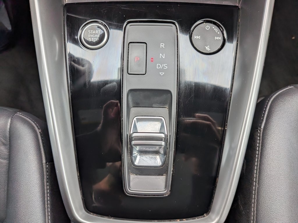 Vehicle image 23 of 29