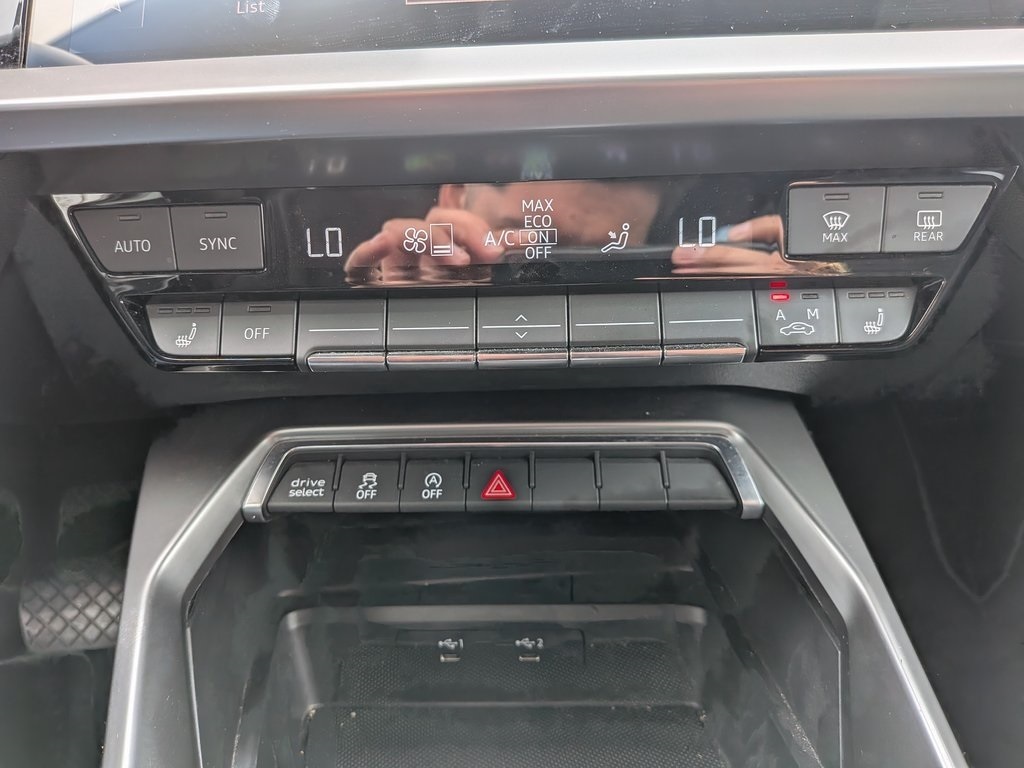 Vehicle image 24 of 29