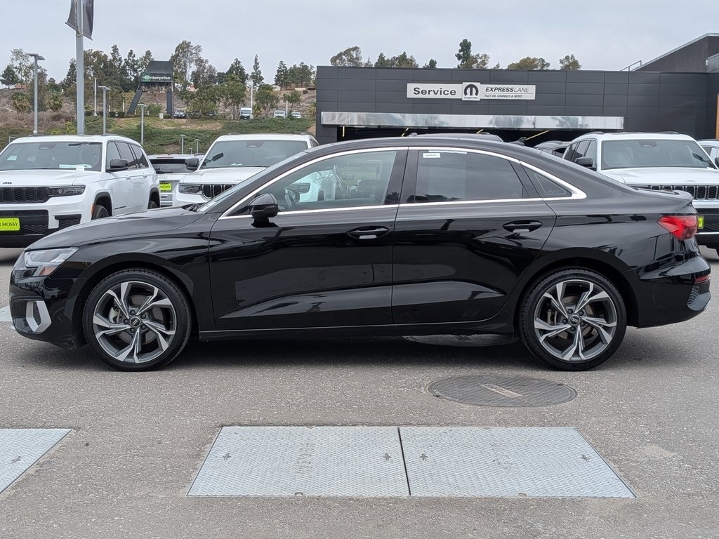 Vehicle image 7 of 29