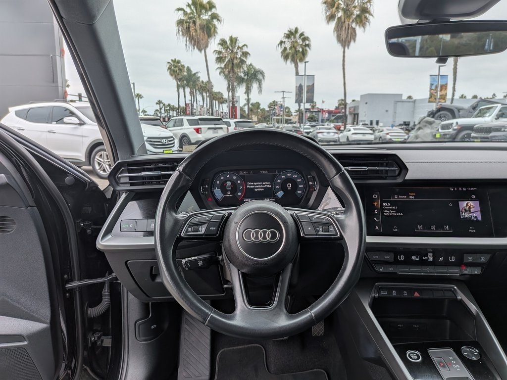 Vehicle image 19 of 29