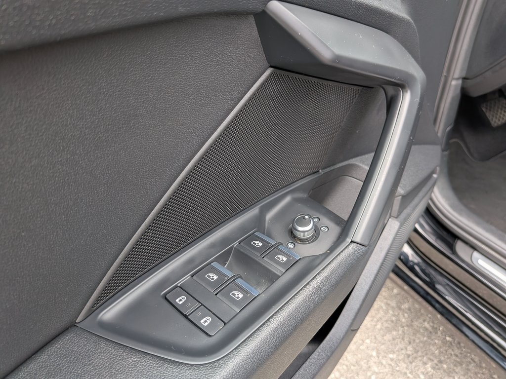 Vehicle image 12 of 29