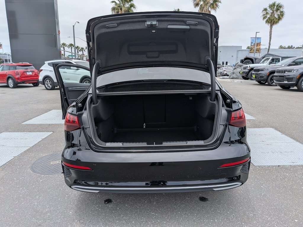 Vehicle image 15 of 29