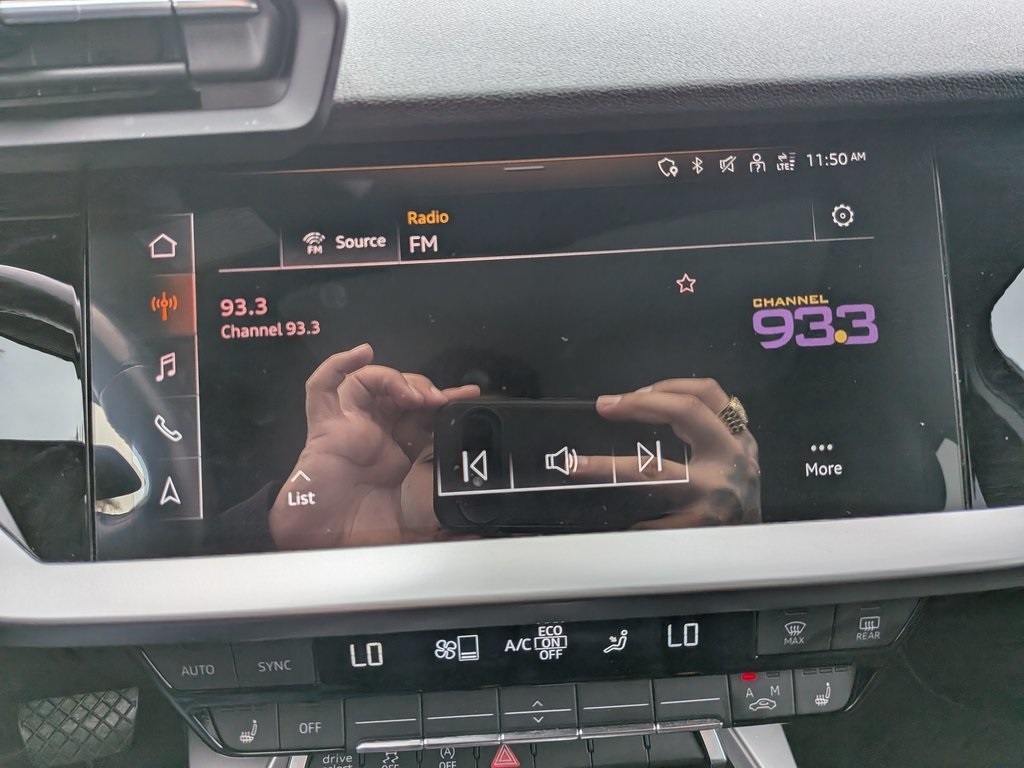 Vehicle image 25 of 29