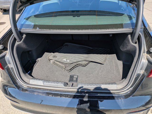 Vehicle image 22 of 27