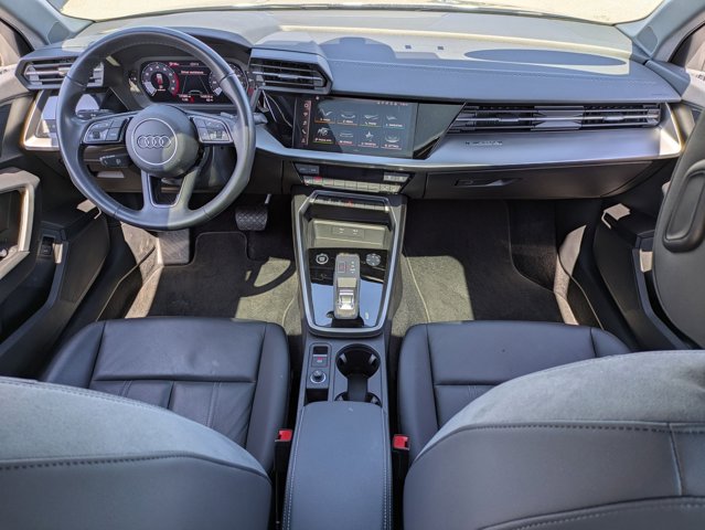 Vehicle image 19 of 27