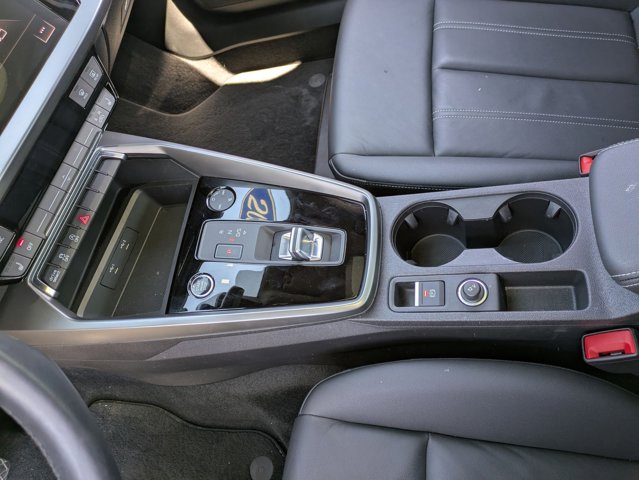 Vehicle image 15 of 27